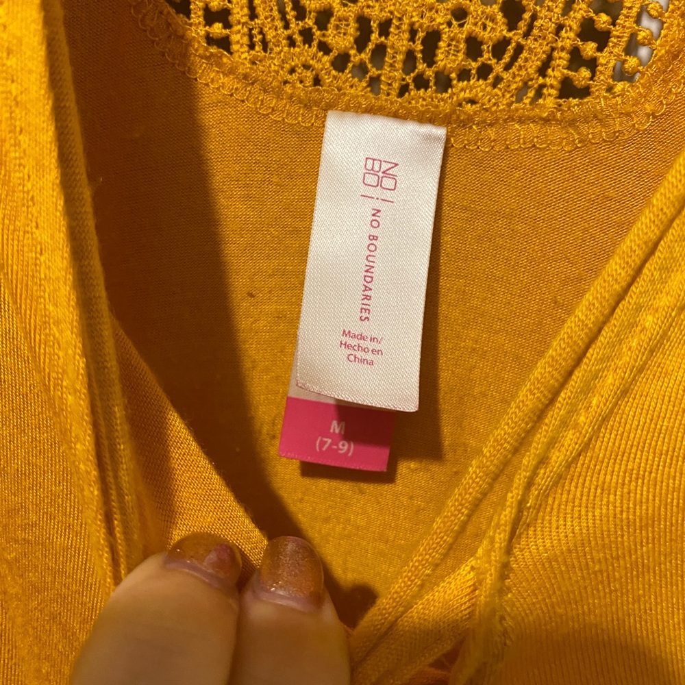 yellow top - Picture 3 of 3